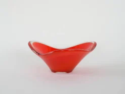 Plat rouge, verre de Murano, design italien, années 1960, fabriqué en Italie