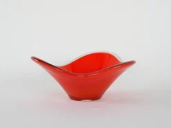 Plat rouge, verre de Murano, design italien, années 1960, fabriqué en Italie