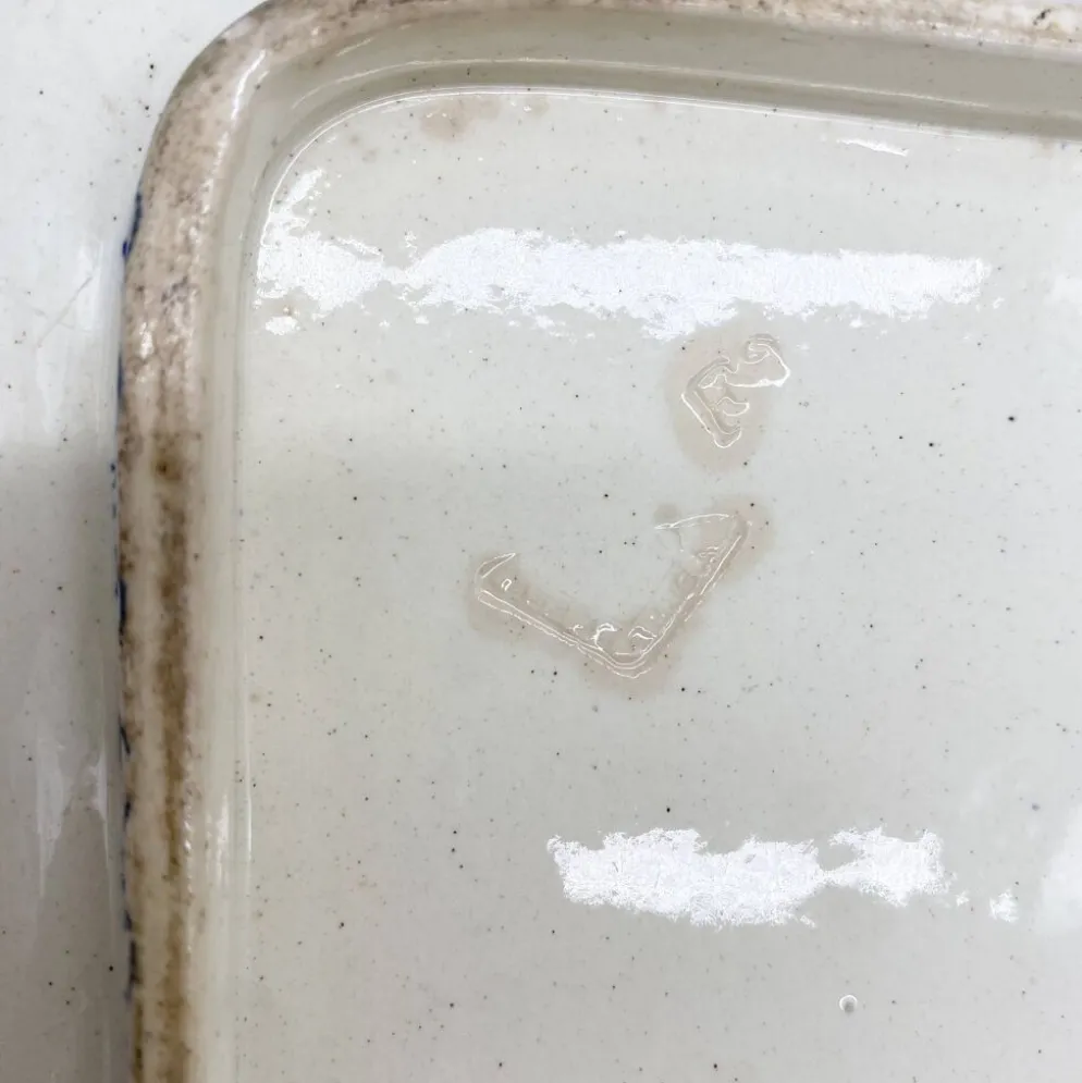 Plat / Saladier en faïence de Gien "Terre de Fer", service "Ibis", 1876