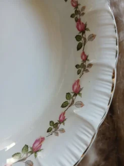 3 plats anciens en porcelaine