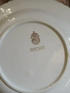 3 plats anciens en porcelaine