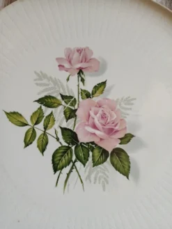 3 plats anciens en porcelaine