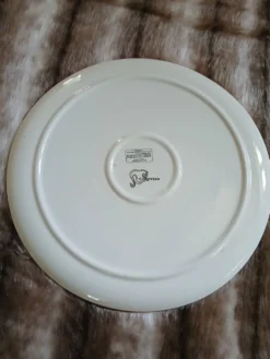 3 plats anciens en porcelaine
