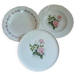 3 plats anciens en porcelaine