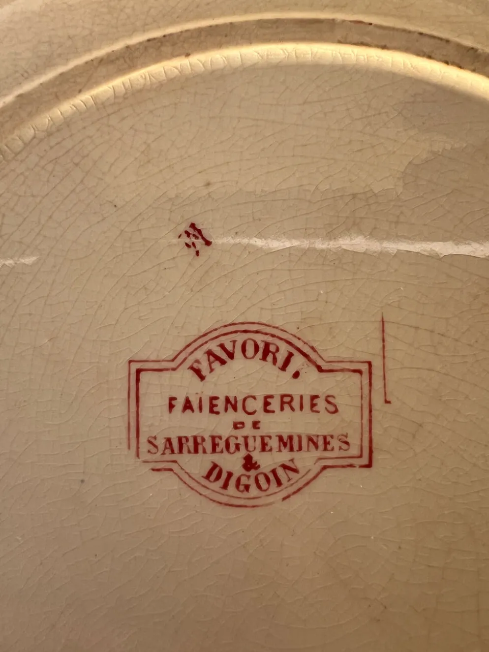 Plat Sarraguemines & Digoin - modèle Favori