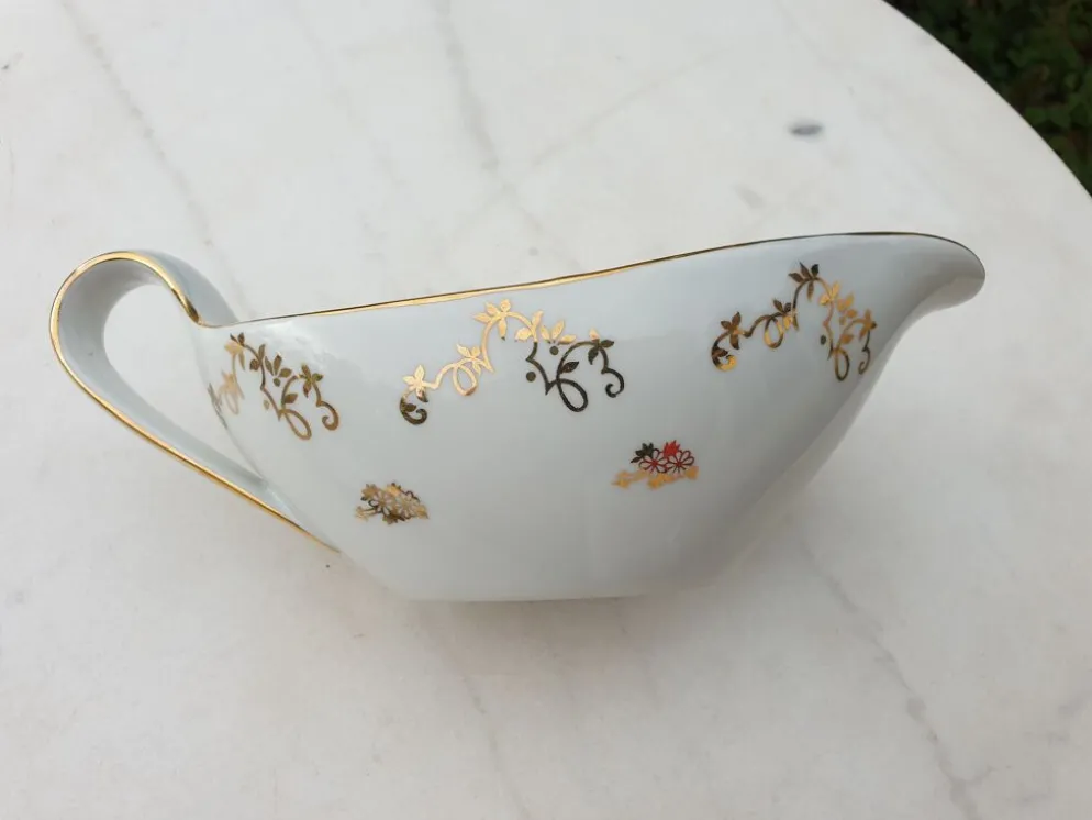 Plats de service et soupière en porcelaine de luxe de la compagnie nationale