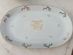 Plats de service et soupière en porcelaine de luxe de la compagnie nationale
