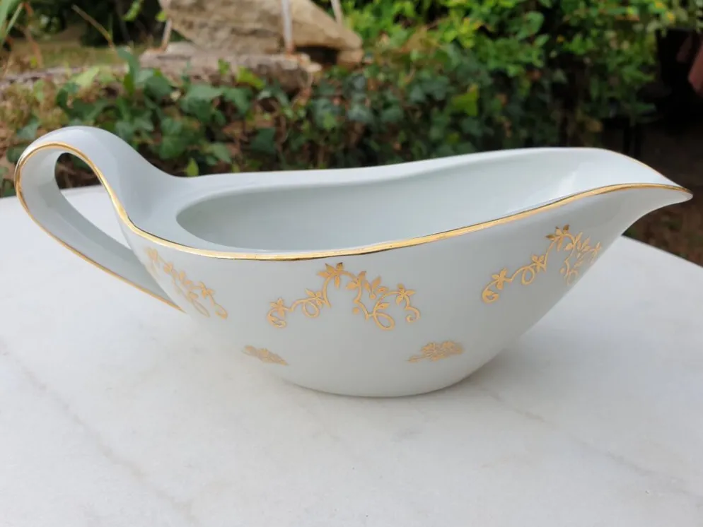 Plats de service et soupière en porcelaine de luxe de la compagnie nationale
