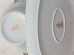 Plats de service et soupière en porcelaine de luxe de la compagnie nationale