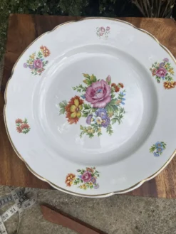 Plats de service ronds Digoin Sarreguemines charme d’antan