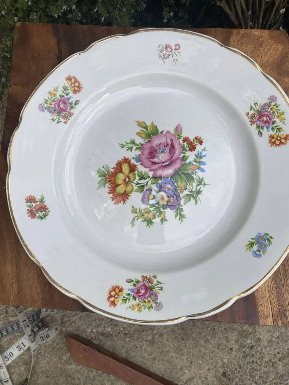 Plats de service ronds Digoin Sarreguemines charme d’antan