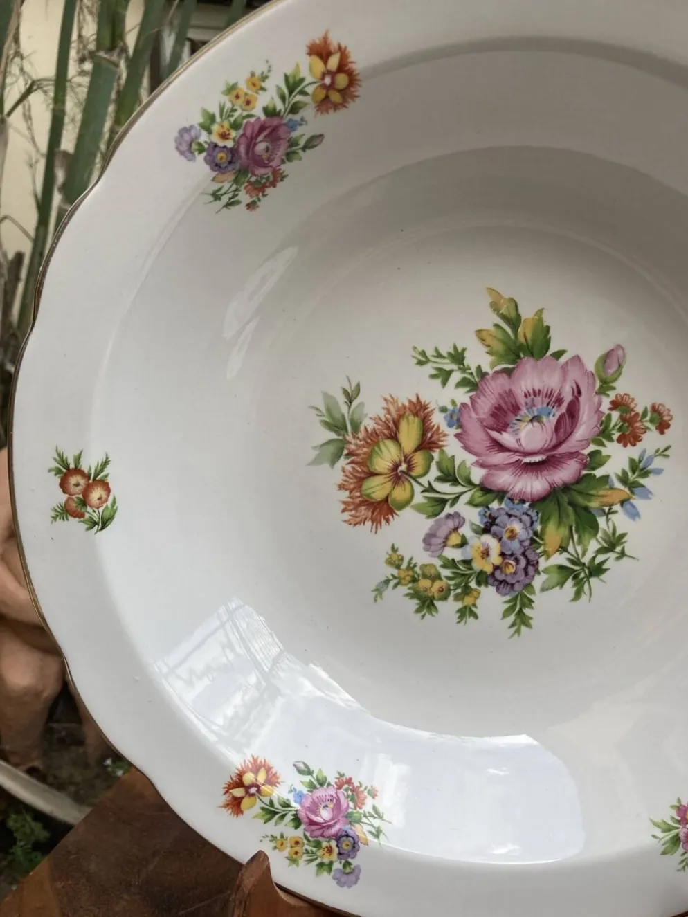 Plats de service ronds Digoin Sarreguemines charme d’antan