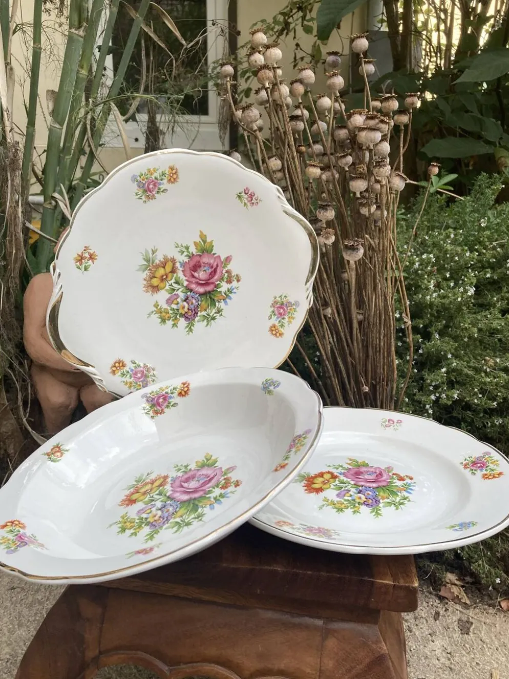 Plats de service ronds Digoin Sarreguemines charme d’antan