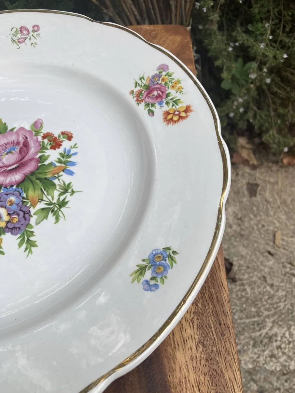 Plats de service ronds Digoin Sarreguemines charme d’antan