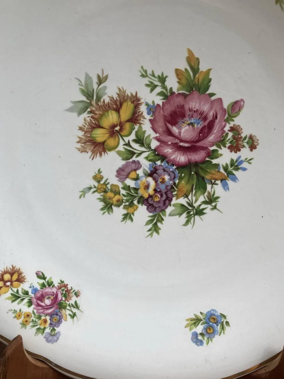 Plats de service ronds Digoin Sarreguemines charme d’antan