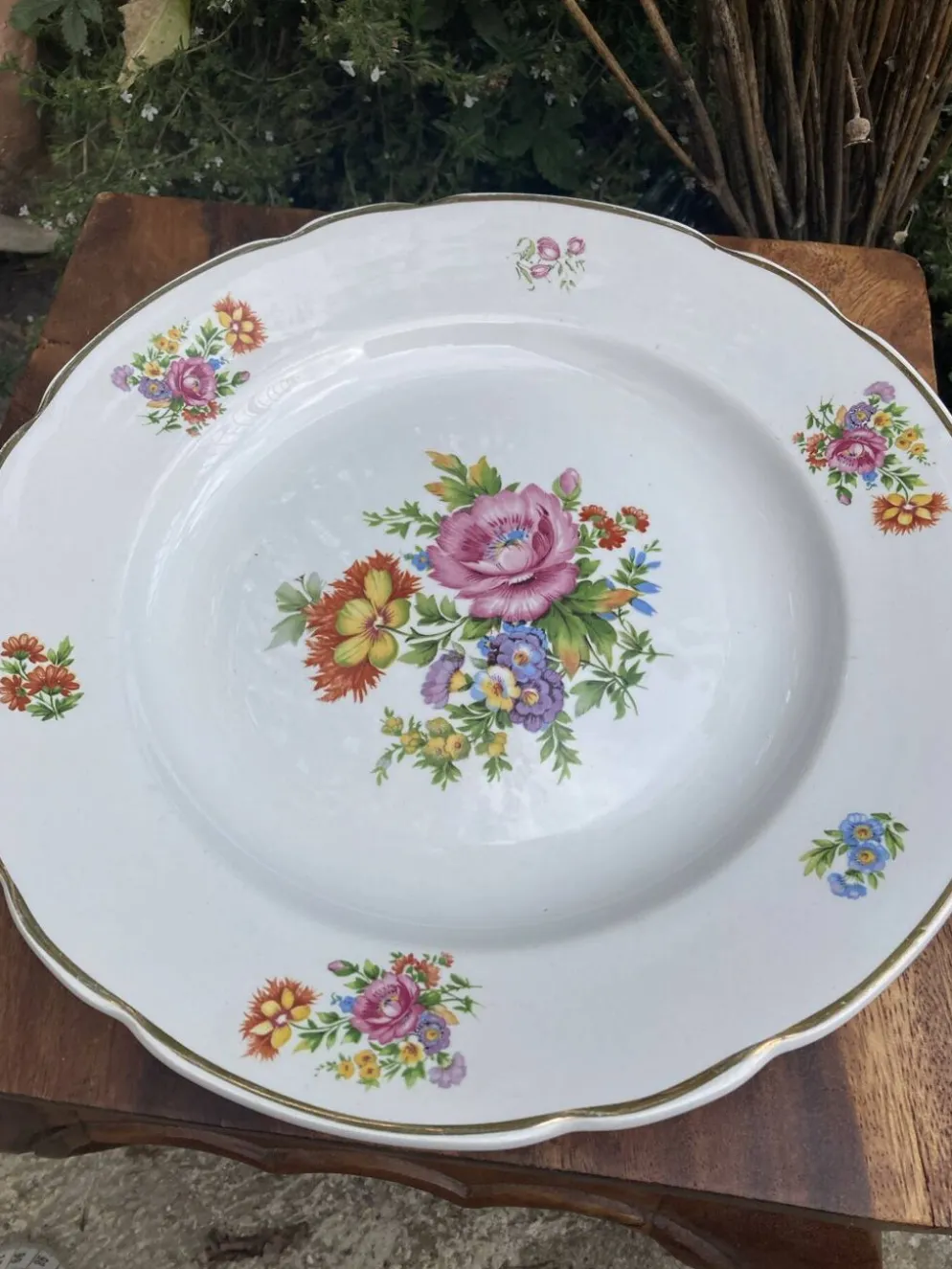 Plats de service ronds Digoin Sarreguemines charme d’antan