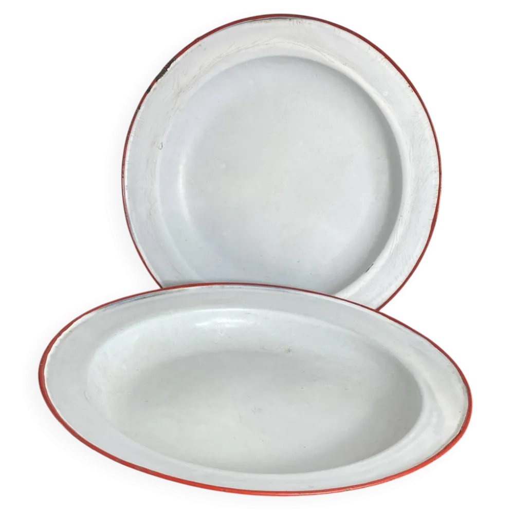 Plats en tôle émaillée
