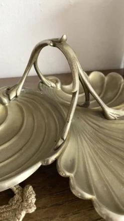 Plat serviteur art nouveau en métal argenté