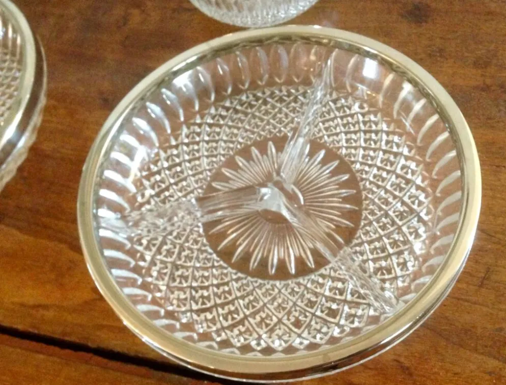 Plats et ramequins en verre ciselé et métal argenté