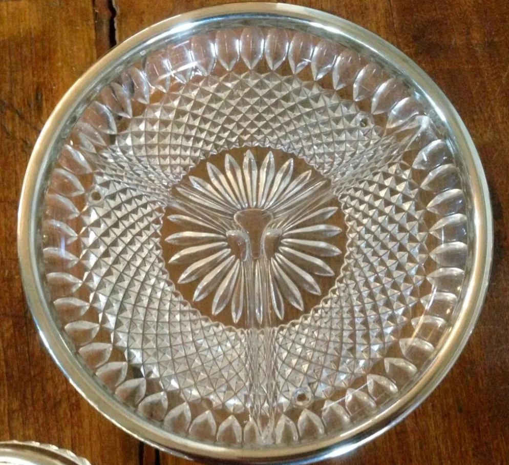 Plats et ramequins en verre ciselé et métal argenté