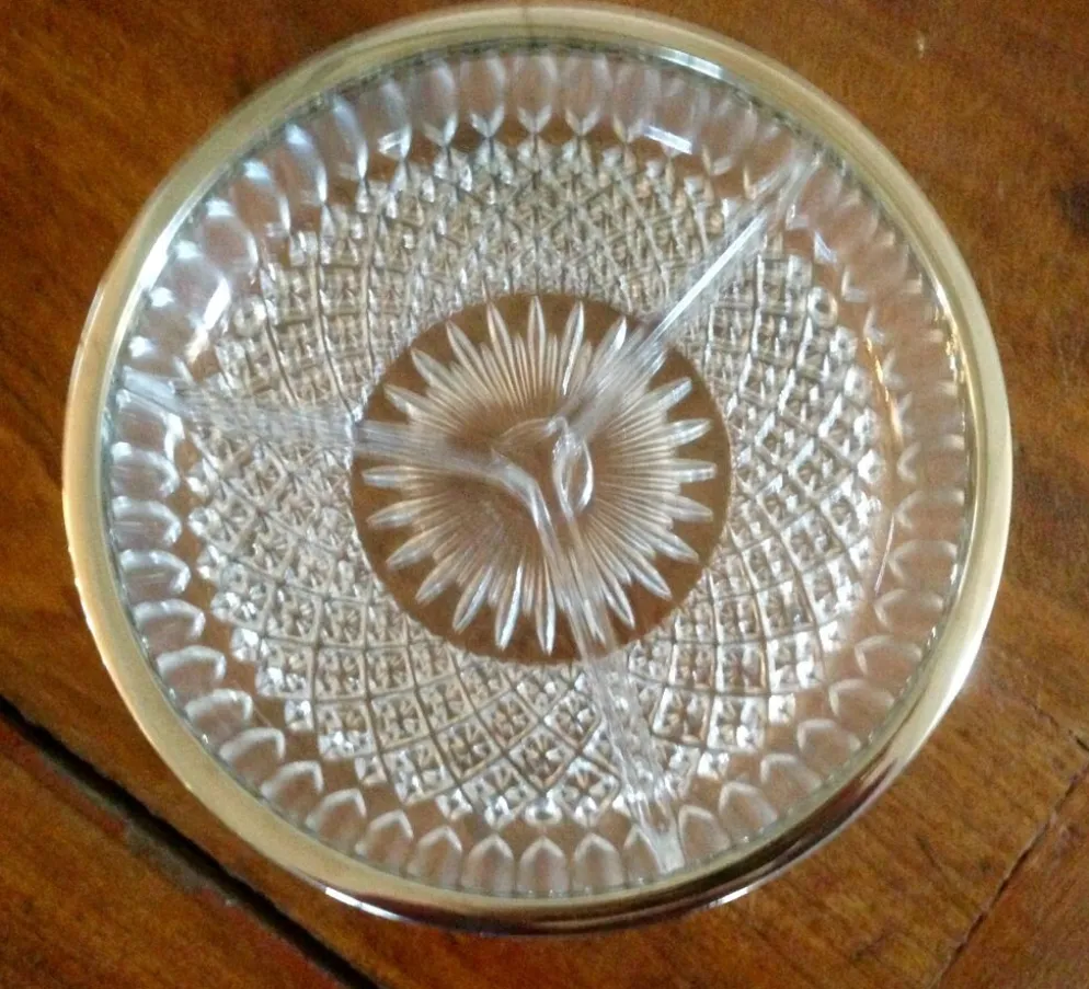 Plats et ramequins en verre ciselé et métal argenté