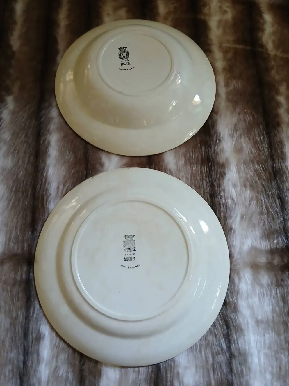 2 plats ronds anciens "Michel " de Gien