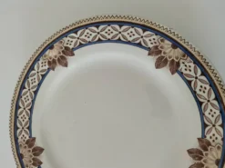 Plat sur piédouche Creil & Montereau Mauresque bleu brun