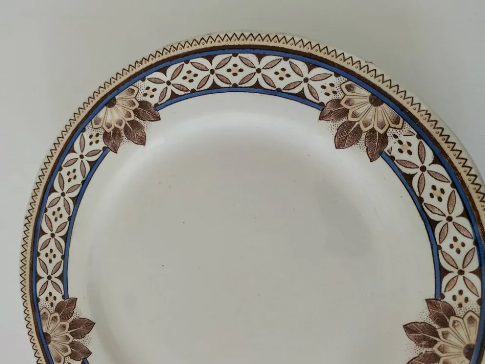 Plat sur piédouche Creil & Montereau Mauresque bleu brun