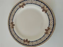 Plat sur piédouche Creil & Montereau Mauresque bleu brun