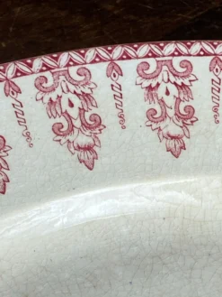 Plat, terre de fer, collection Annam de Gien