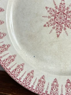 Plat, terre de fer, collection Annam de Gien