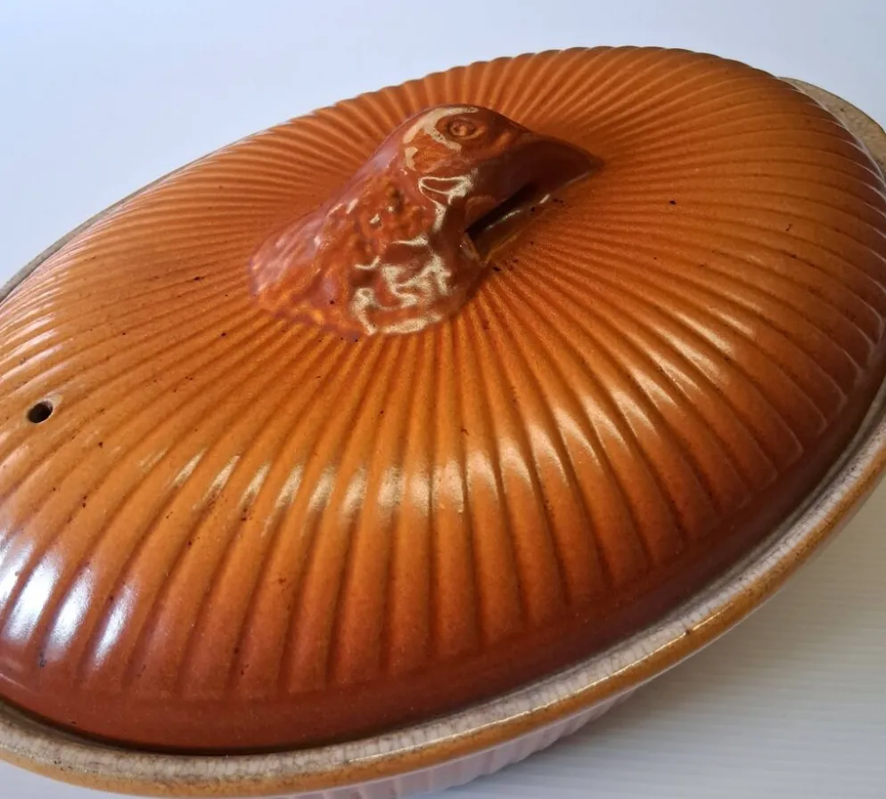 Plat à terrine à faisan / cocotte avec couvercle en majolique en