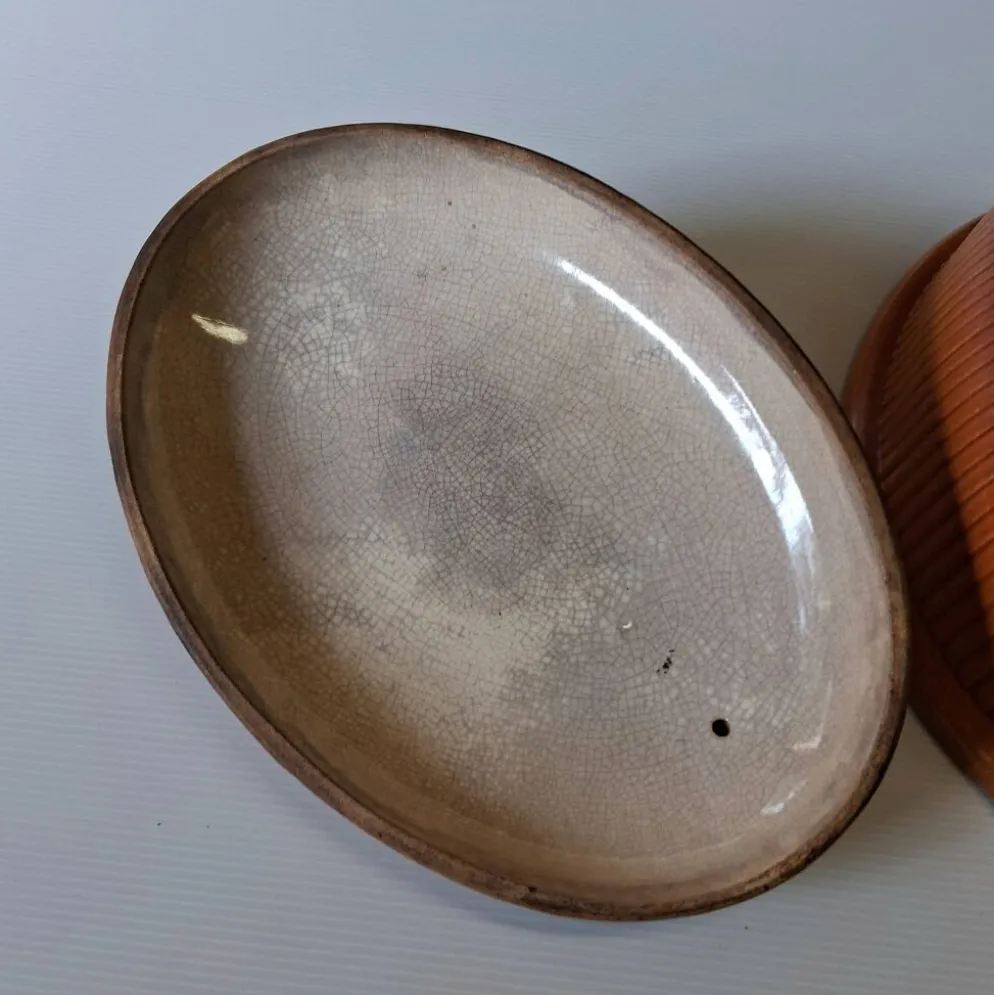 Plat à terrine à faisan / cocotte avec couvercle en majolique en
