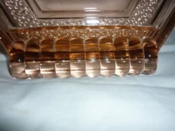 Plat transparent en verre rose art-déco