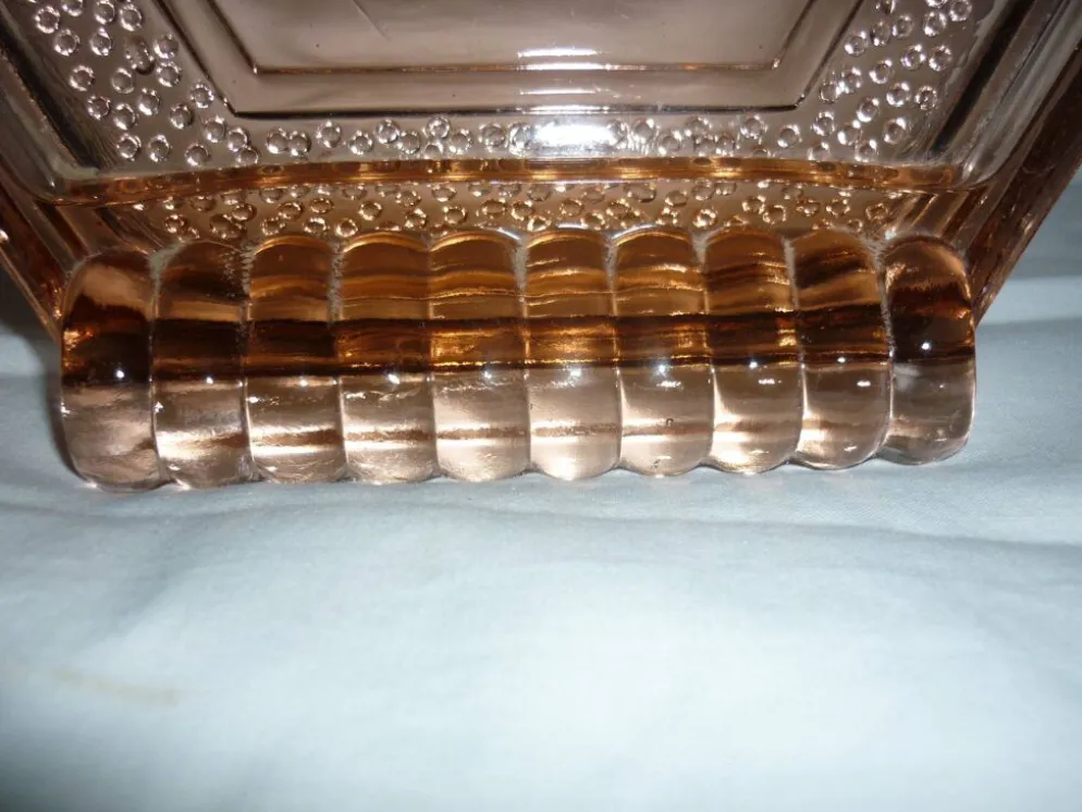 Plat transparent en verre rose art-déco
