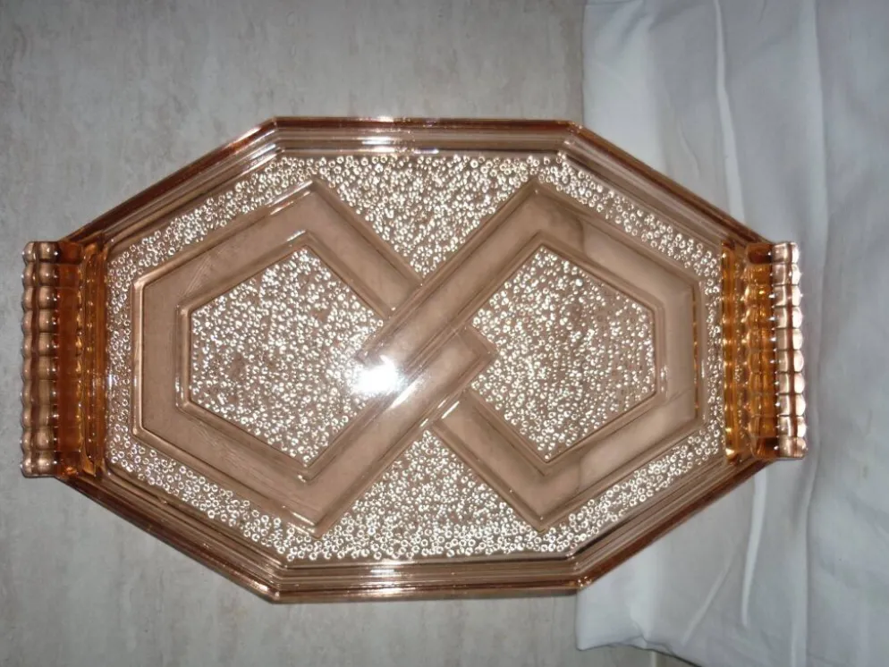 Plat transparent en verre rose art-déco