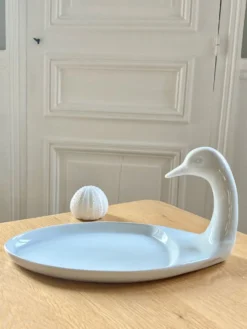 Plat zoomorphe canard en porcelaine