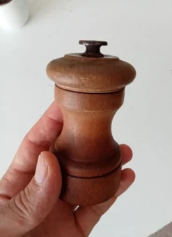 Poivrier ancien Frères Peugeot années 50