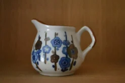 Poà lait en grès motif japonisant