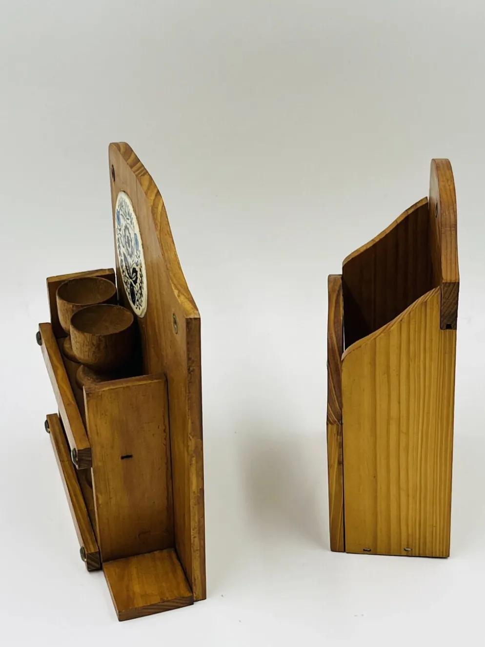 Porte coquetier mural et porte ustensiles en bois