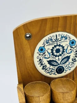 Porte coquetier mural et porte ustensiles en bois