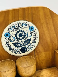 Porte coquetier mural et porte ustensiles en bois