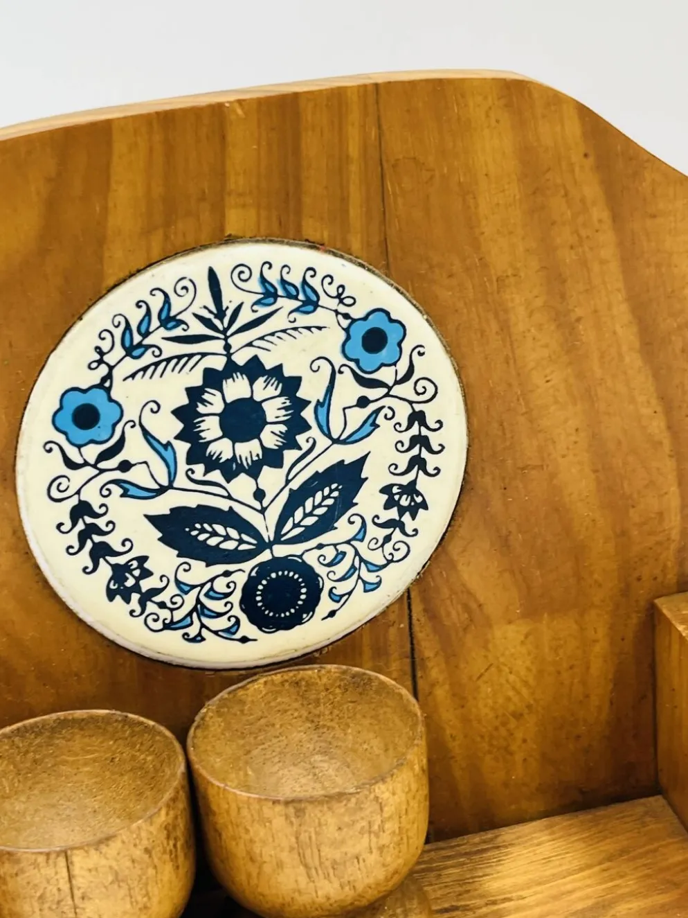 Porte coquetier mural et porte ustensiles en bois