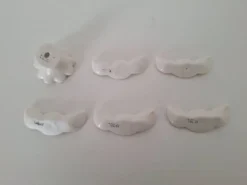 Porte couteau blanc en porcelaine