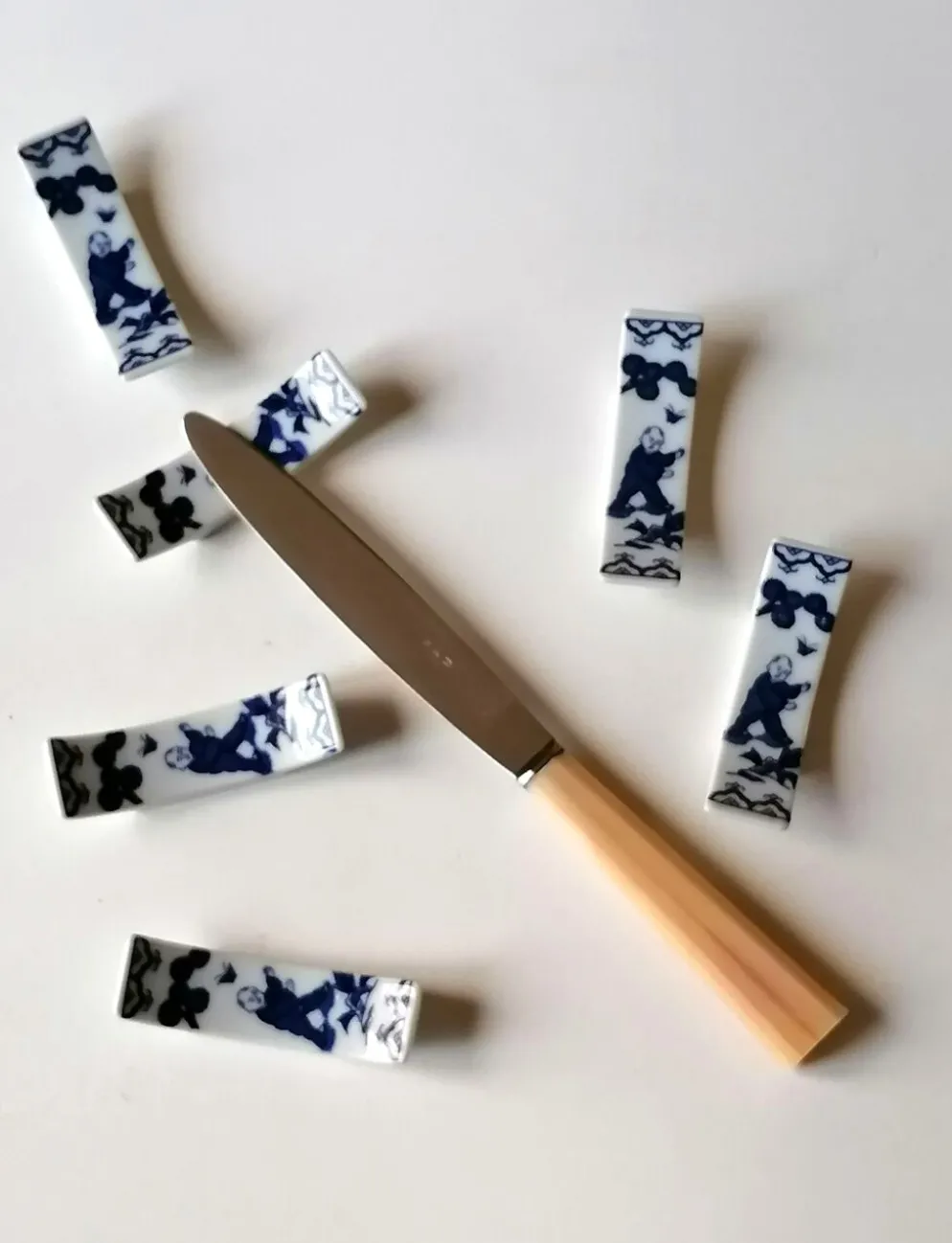 6 porte-couteau porcelaine du Japon