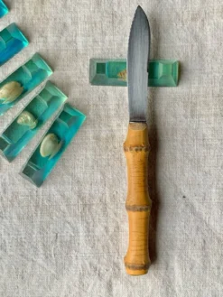Porte -couteau résine inclusion coquillages 1950