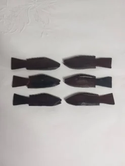 Porte-couteaux anciens en bois.
