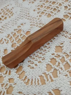 12 porte-couteaux anciens en bois d'olivier