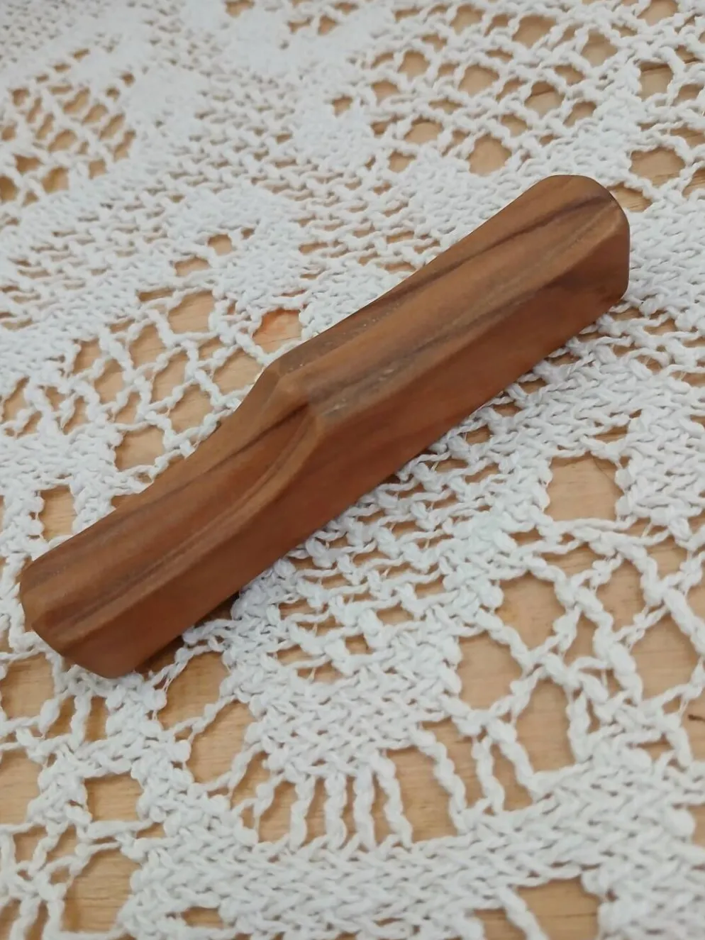 12 porte-couteaux anciens en bois d'olivier