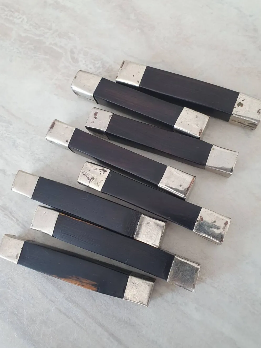 Porte couteaux en bois en Alpaca avec décor ethnique